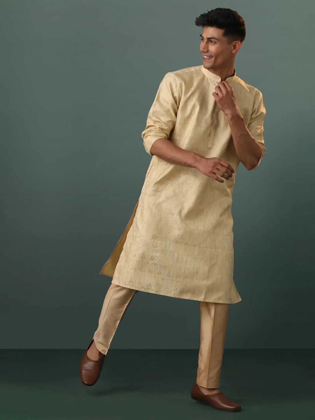 VASTRAMAY Gold Silk Blend Kurta Set